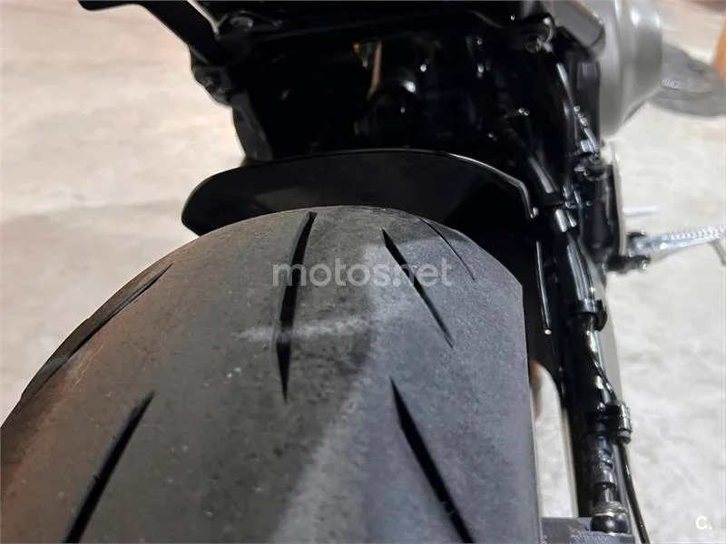 Yamaha XSR 900 – Vista 23