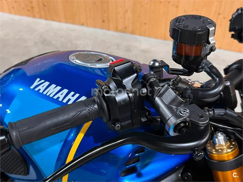 Yamaha XSR 900 – Vista 30