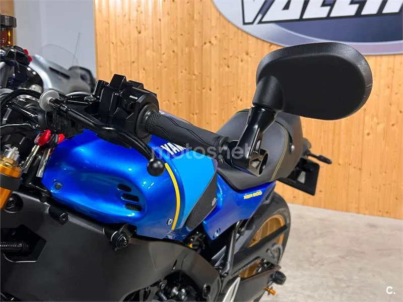 Yamaha XSR 900 – Vista 40