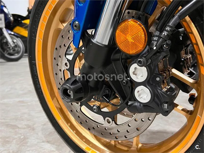 Yamaha XSR 900 – Vista 42