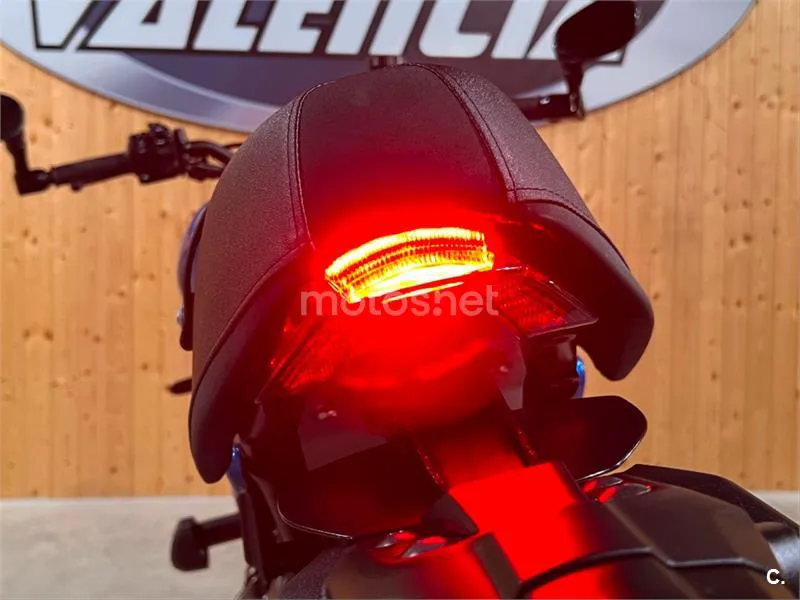 Yamaha XSR 900 – Vista 64
