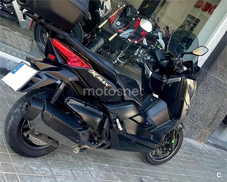 Yamaha XMAX 400 – Vista 6