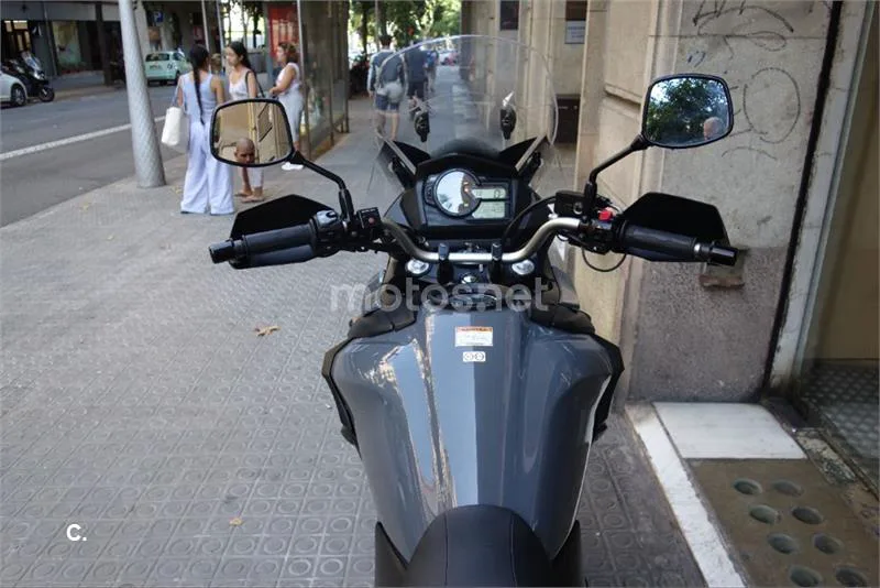 Suzuki V-Strom 650 – Vista 14