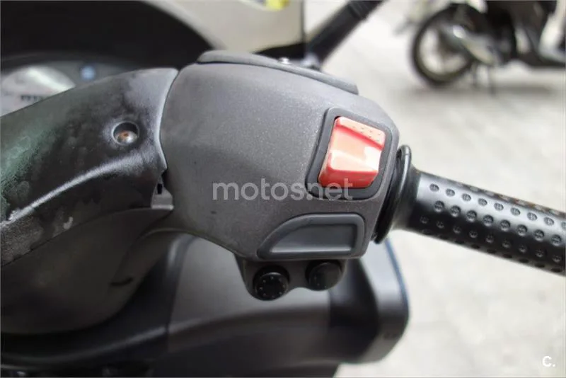 Piaggio X8 125 – Vista 7