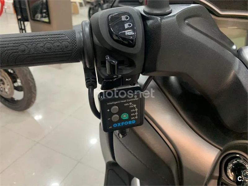 Yamaha XMAX 300 – Vista 12