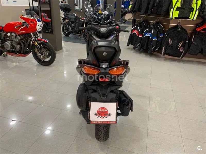 Yamaha XMAX 300 – Vista 8