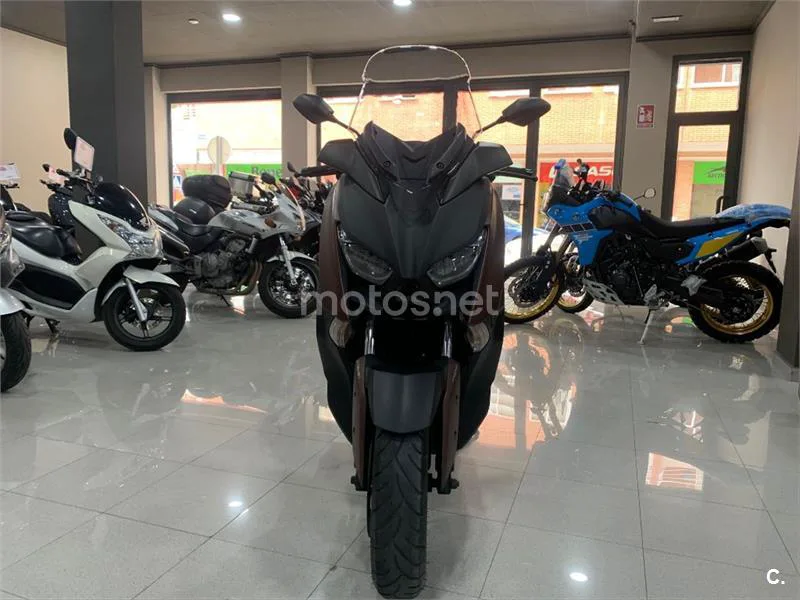 Yamaha XMAX 300 – Vista 10