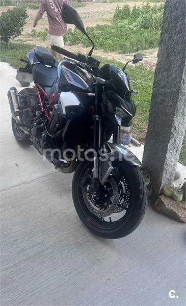 Kawasaki Z 900 – Vista 8