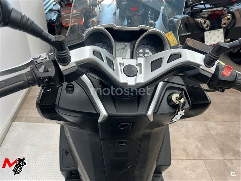 Kawasaki J300 – Vista 9
