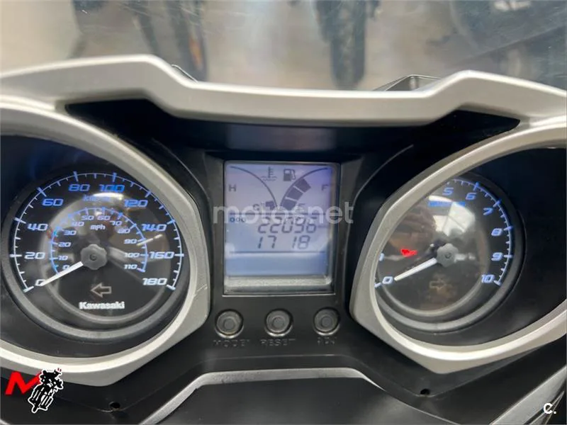 Kawasaki J300 – Vista 10