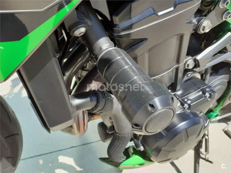 Kawasaki Z900 – Vista 12