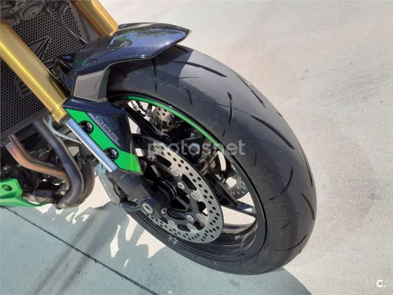 Kawasaki Z900 – Vista 14