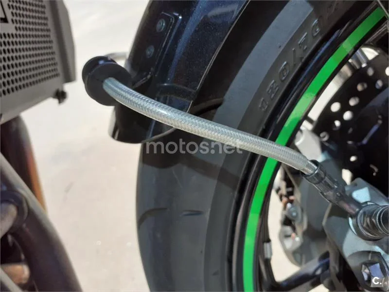 Kawasaki Z900 – Vista 17