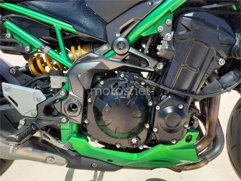 Kawasaki Z900 – Vista 19