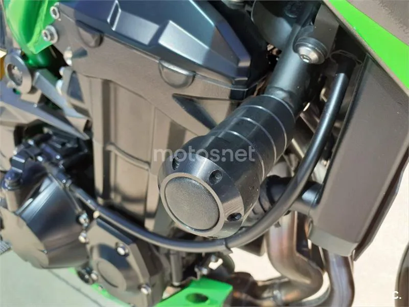 Kawasaki Z900 – Vista 20