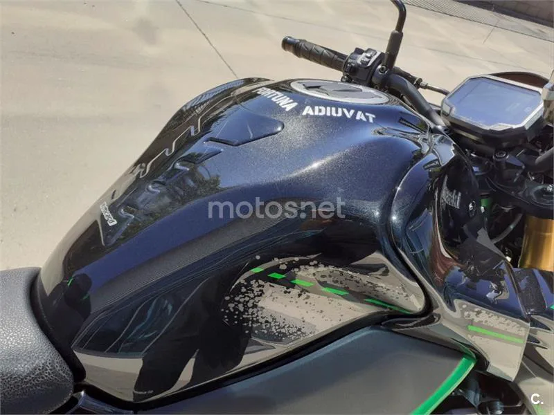 Kawasaki Z900 – Vista 22