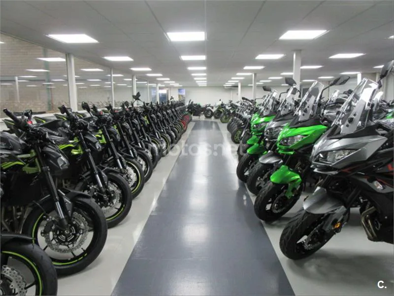 Kawasaki Z900 – Vista 34