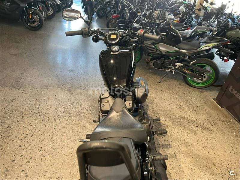 Yamaha XVS 950A Midnight Star – Vista 4