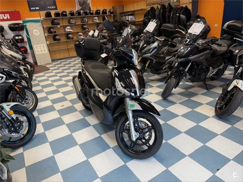 Piaggio Beverly Sport Touring 350 – Vista 11