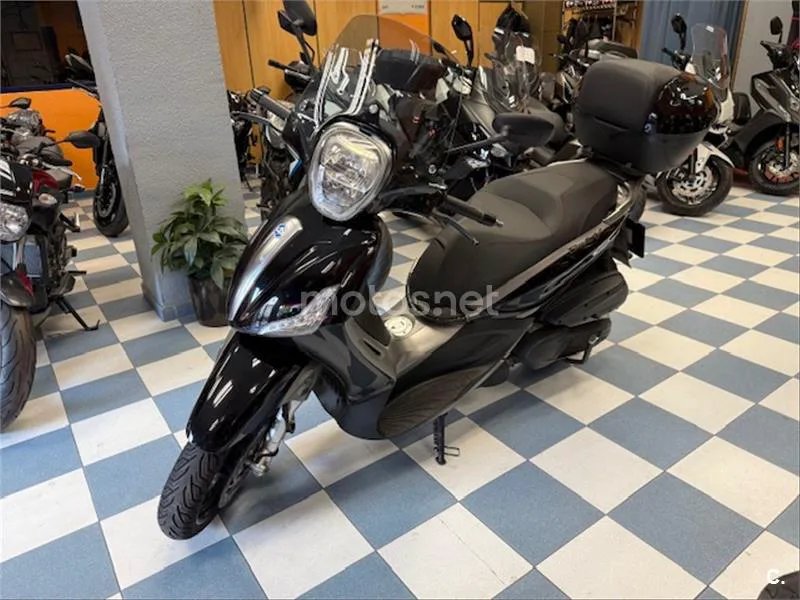 Piaggio Beverly Sport Touring 350 – Vista 3