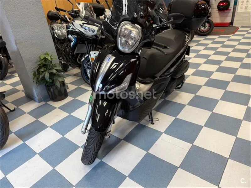 Piaggio Beverly Sport Touring 350 – Vista 4