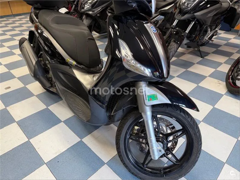 Piaggio Beverly Sport Touring 350 – Vista 10