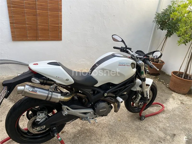Ducati Monster 696 – Vista 12