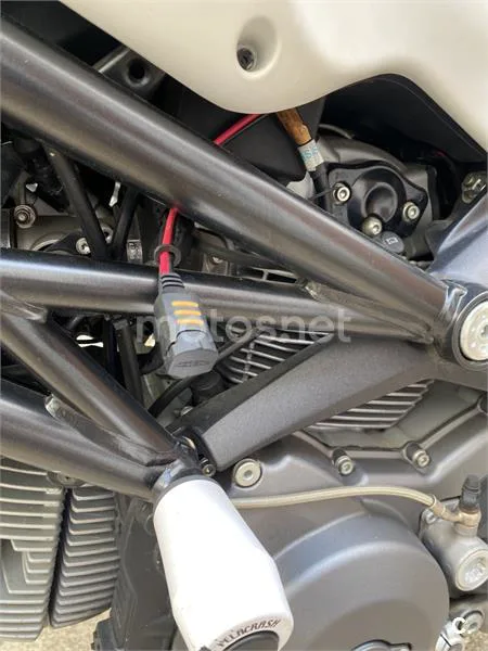 Ducati Monster 696 – Vista 13