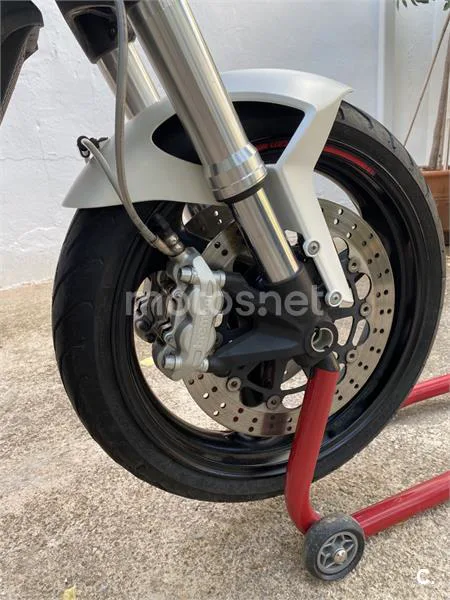 Ducati Monster 696 – Vista 15