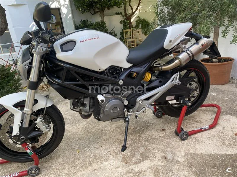 Ducati Monster 696 – Vista 4