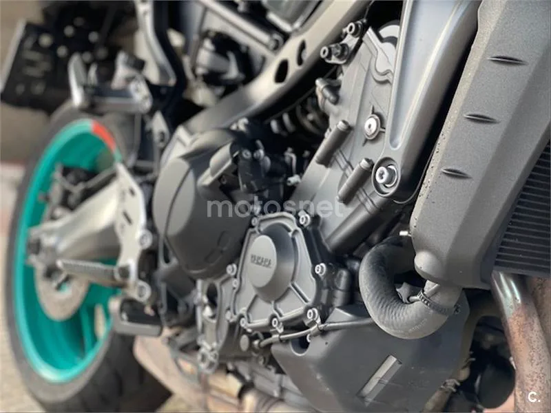 Yamaha MT-09 – Vista 7