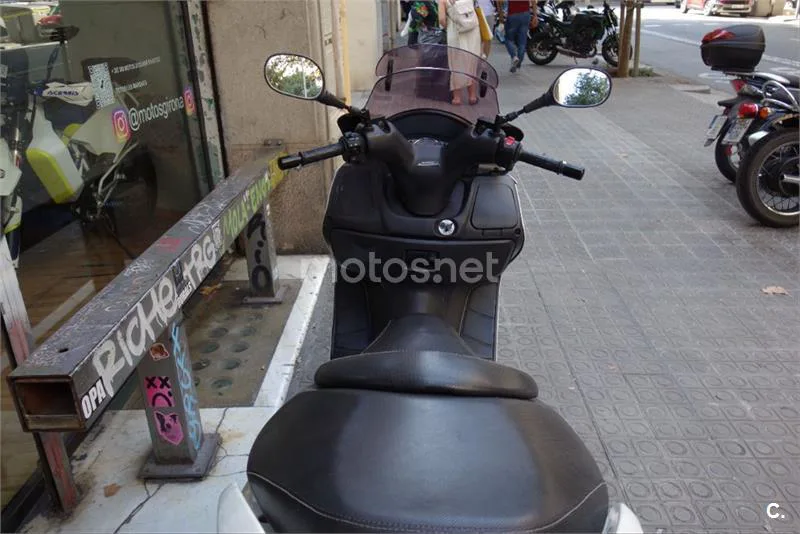 Suzuki Burgman 200 Executive – Vista 9