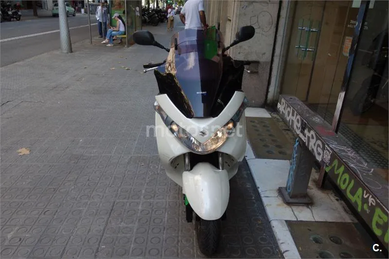 Suzuki Burgman 200 Executive – Vista 10