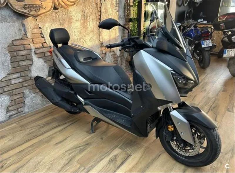 Yamaha XMAX 400 – Vista 7