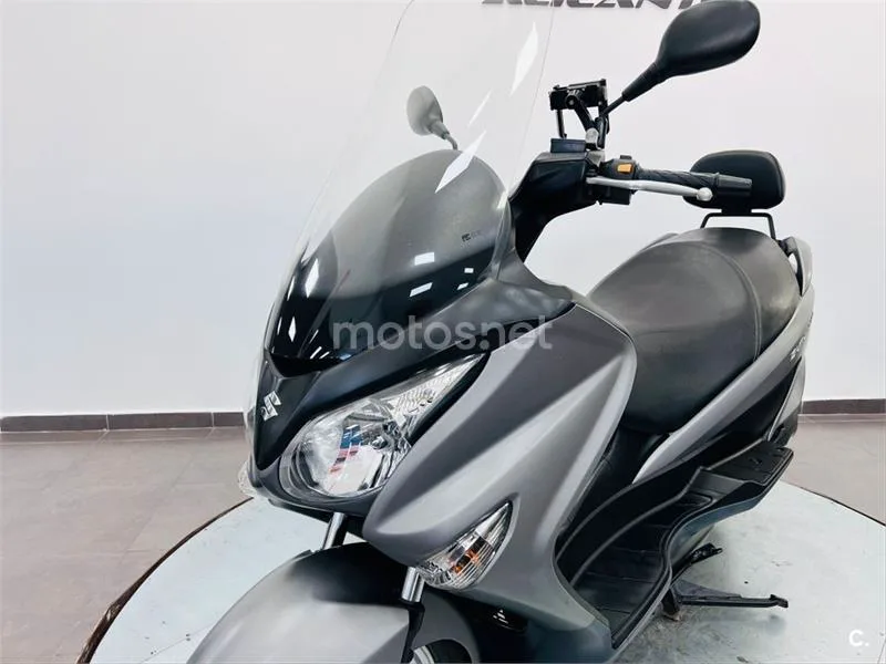 Suzuki Burgman 200 – Vista 12