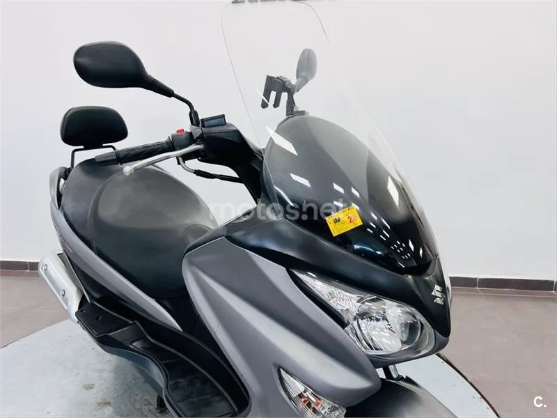 Suzuki Burgman 200 – Vista 14