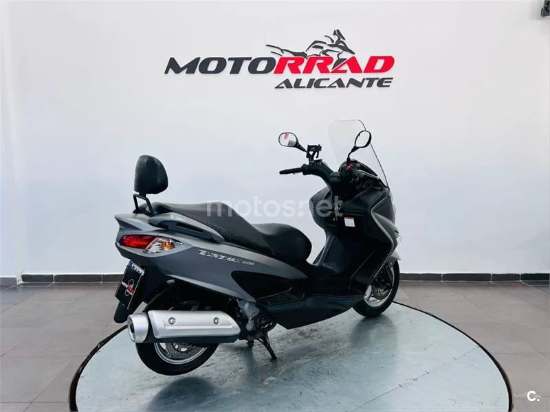 Suzuki Burgman 200 – Vista 3