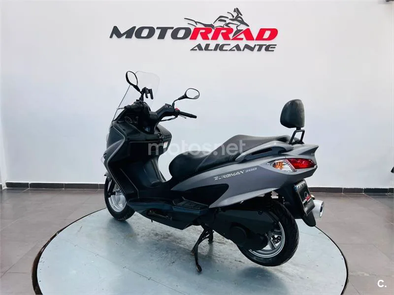 Suzuki Burgman 200 – Vista 5