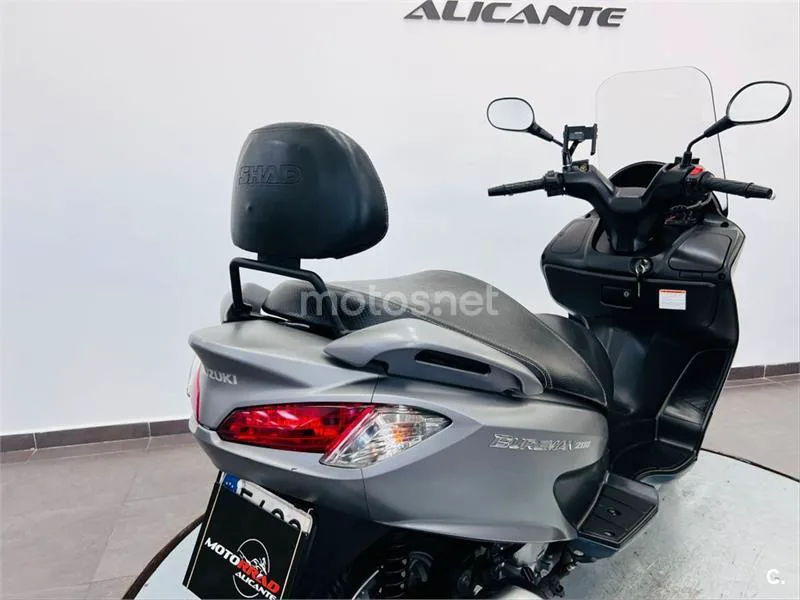 Suzuki Burgman 200 – Vista 6