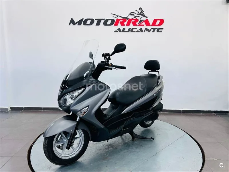 Suzuki Burgman 200 – Vista 8