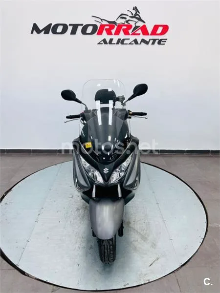 Suzuki Burgman 200 – Vista 9
