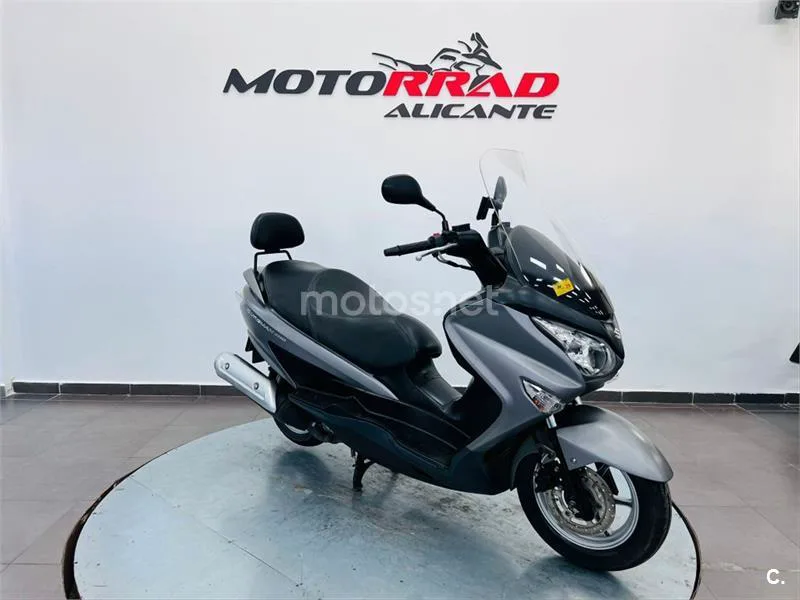 Suzuki Burgman 200 – Vista 10