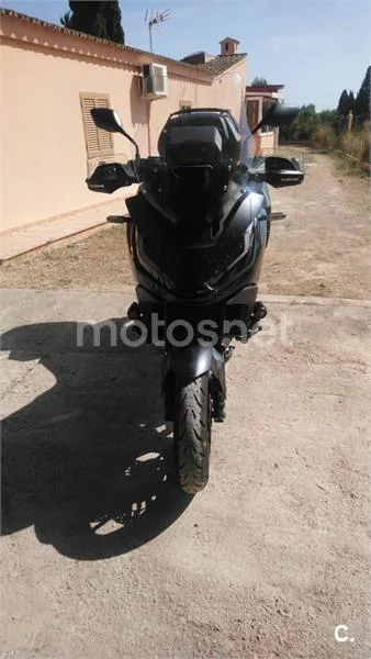Honda NT1100 - Vista 3