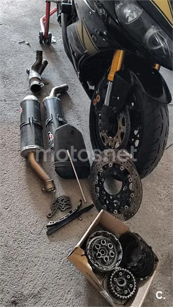 Yamaha R1 – Vista 8