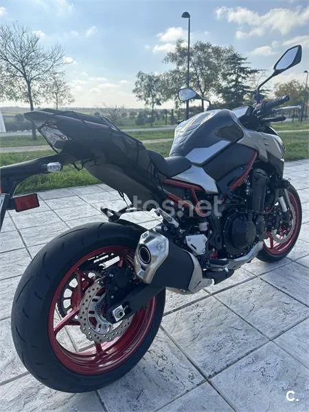 Kawasaki Z 900 – Vista 2