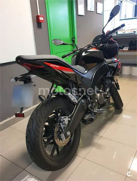 Aprilia Tuono 125 – Vista 5