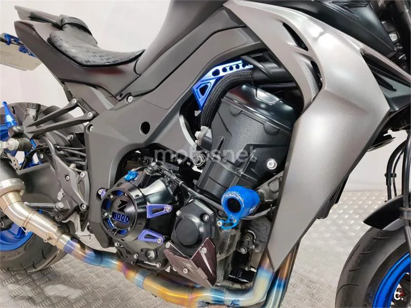 Kawasaki Z1000 – Vista 12
