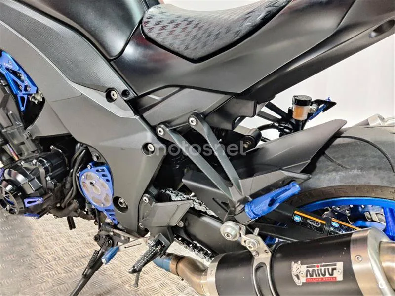 Kawasaki Z1000 – Vista 14