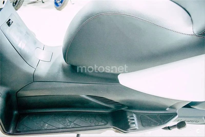 Kymco Super Dink 125 – Vista 8