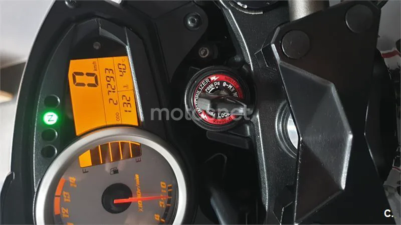 Kawasaki Z 750 – Vista 10